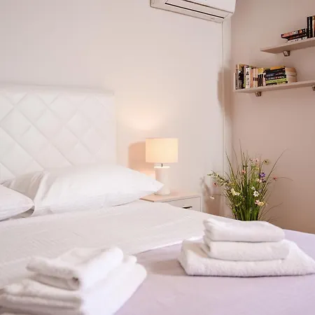 Bed and Breakfast Mirela 4*