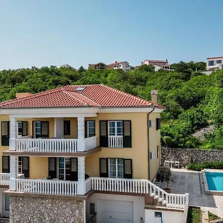 Mirela 4* Vrbnik (Primorje-Gorski Kotar)