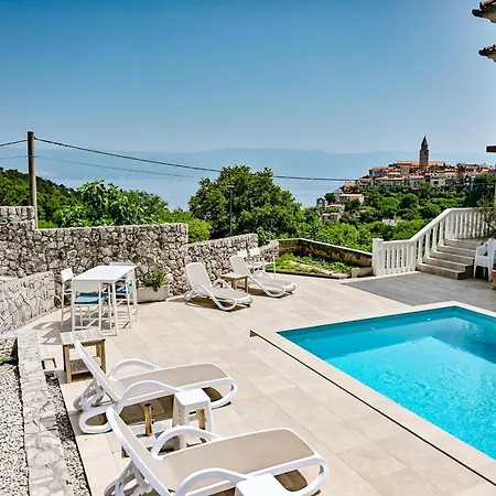 Mirela 4* Vrbnik (Primorje-Gorski Kotar)