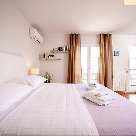 Bed and Breakfast Mirela 4*