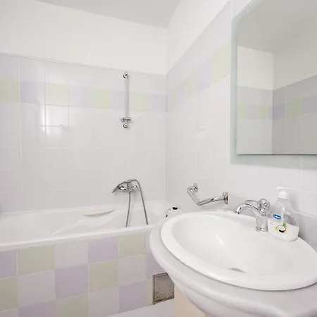 Bed & Breakfast Mirela 4*