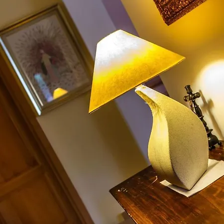 Mirela Bed & Breakfast 4*
