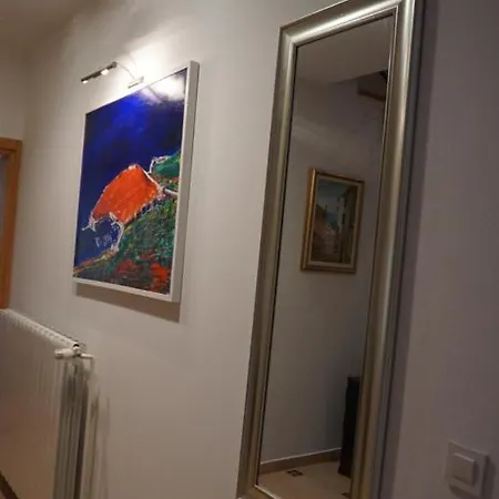 Mirela Bed & Breakfast 4*