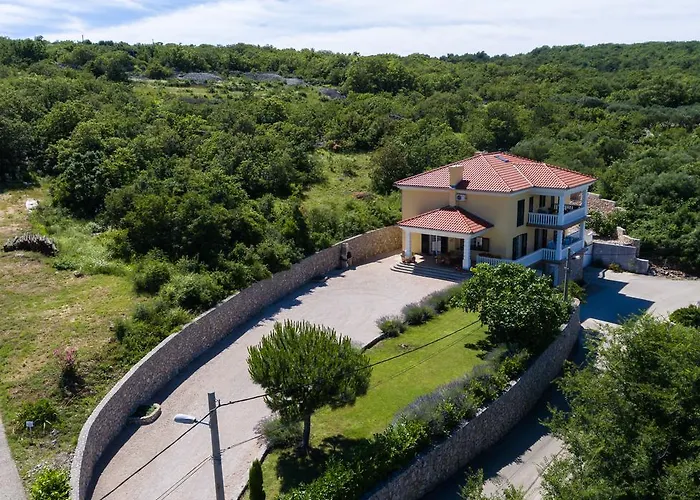 Couette-café Mirela 4*