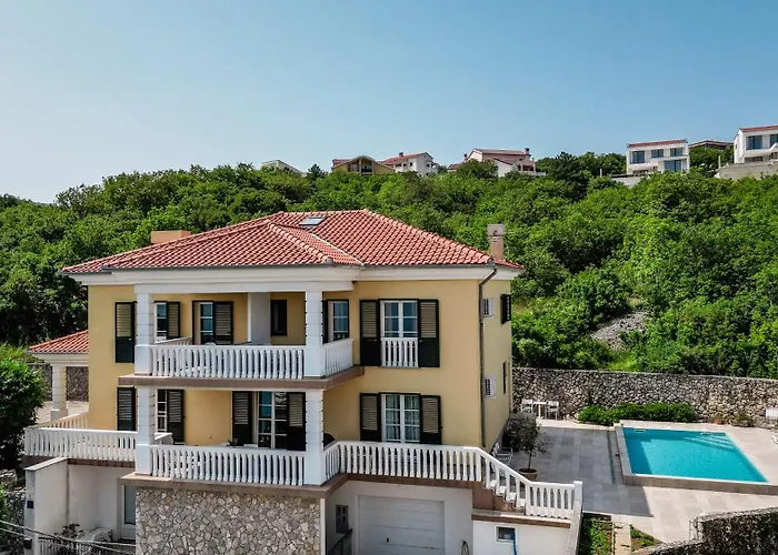 Mirela 4* Vrbnik (Primorje-Gorski Kotar)