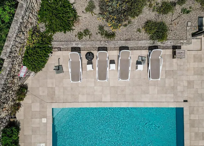 Mirela 4* Vrbnik (Primorje-Gorski Kotar)